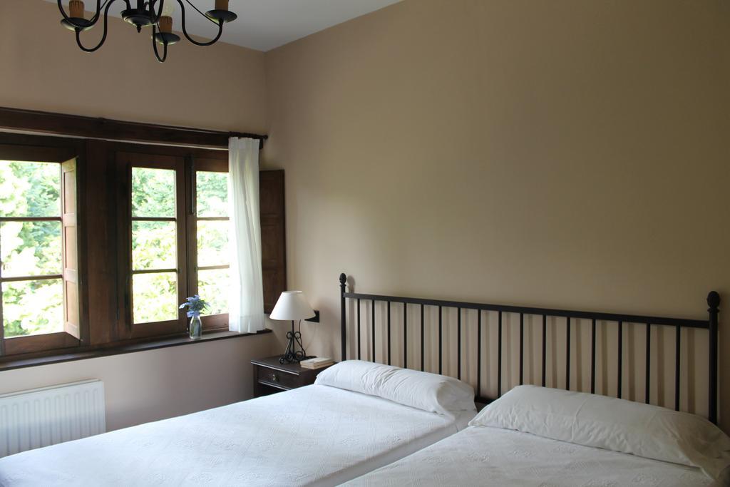 סאלאס Hotel Palacio Conde Toreno חדר תמונה