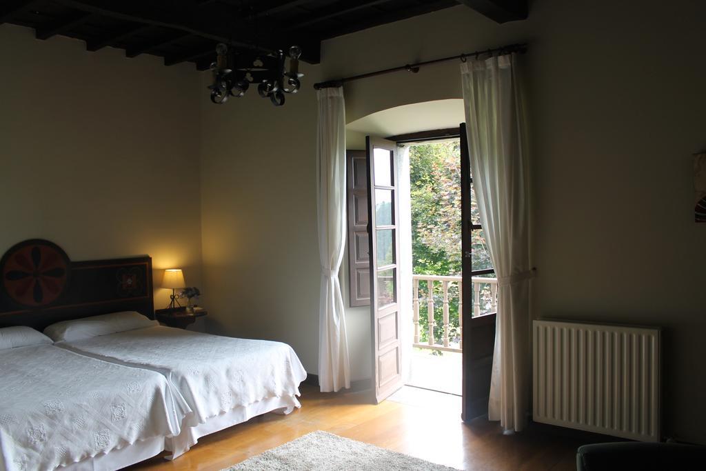 סאלאס Hotel Palacio Conde Toreno חדר תמונה